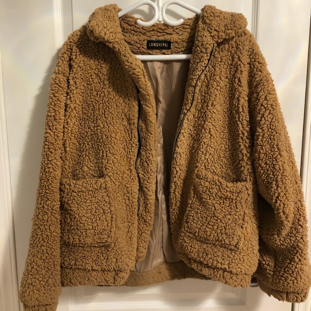Lanshifei Oversized Sherpa Jacket (Size Medium)